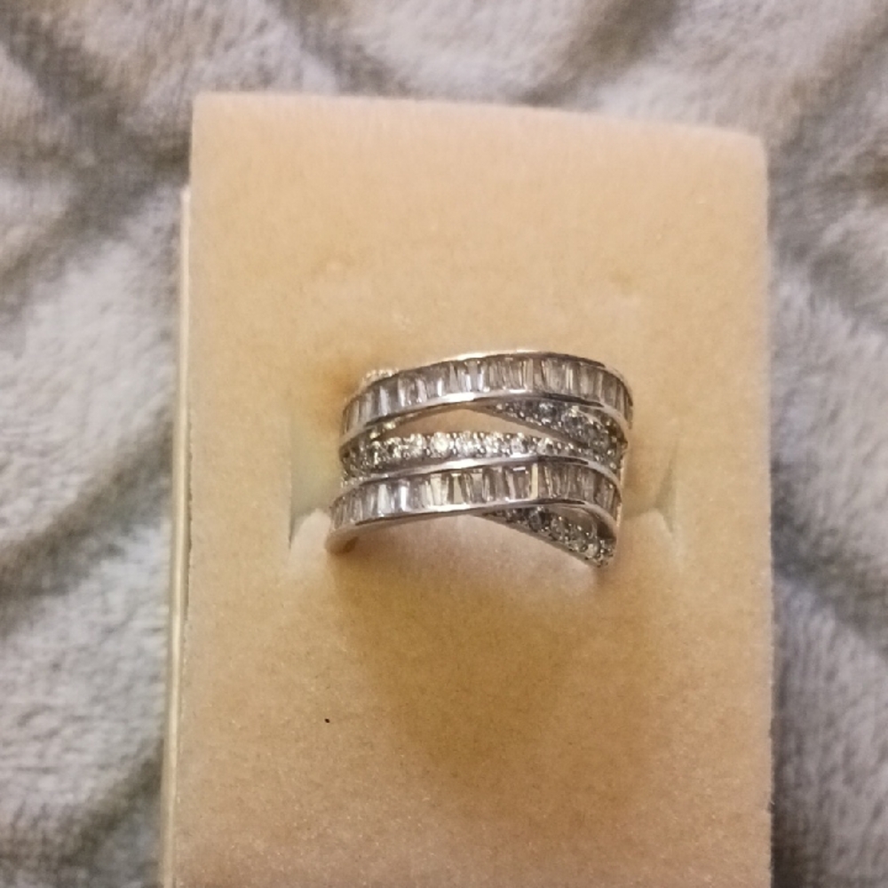 Elegant Silver Women's Ring